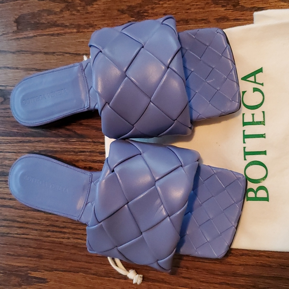 Bottega Veneta Lido Flat Sandals - Size 38 (US 8) NWOT - Picture 2 of 9